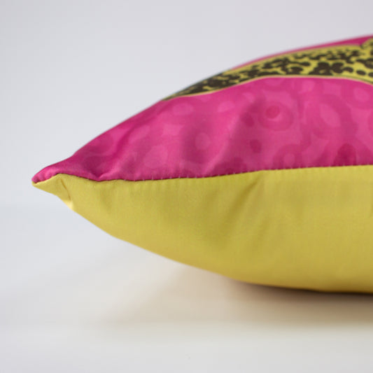 LYNX 40X60 CUSHION CASE FUCHSIA