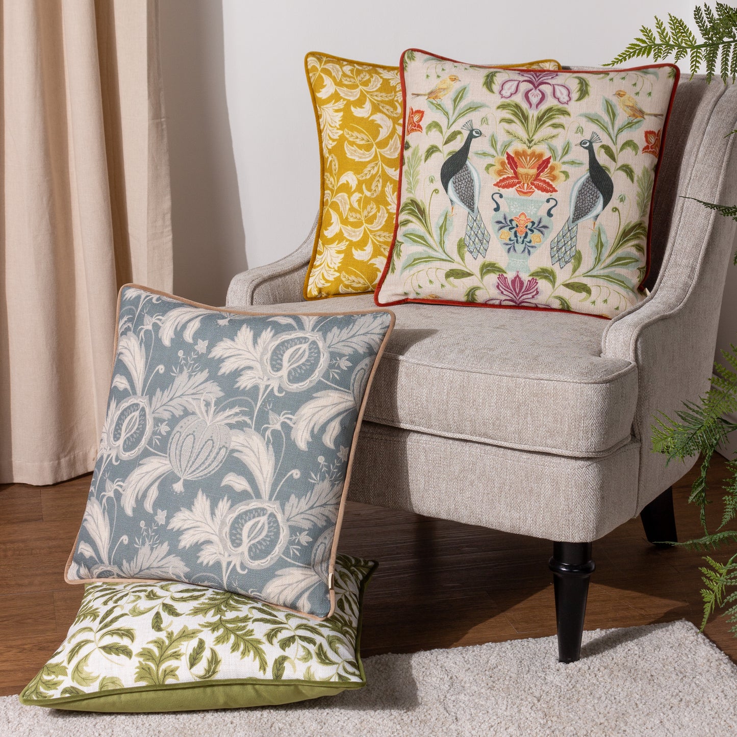 CHATSWORTH PEACOCK 43X43 CUSHION CASE NATURAL