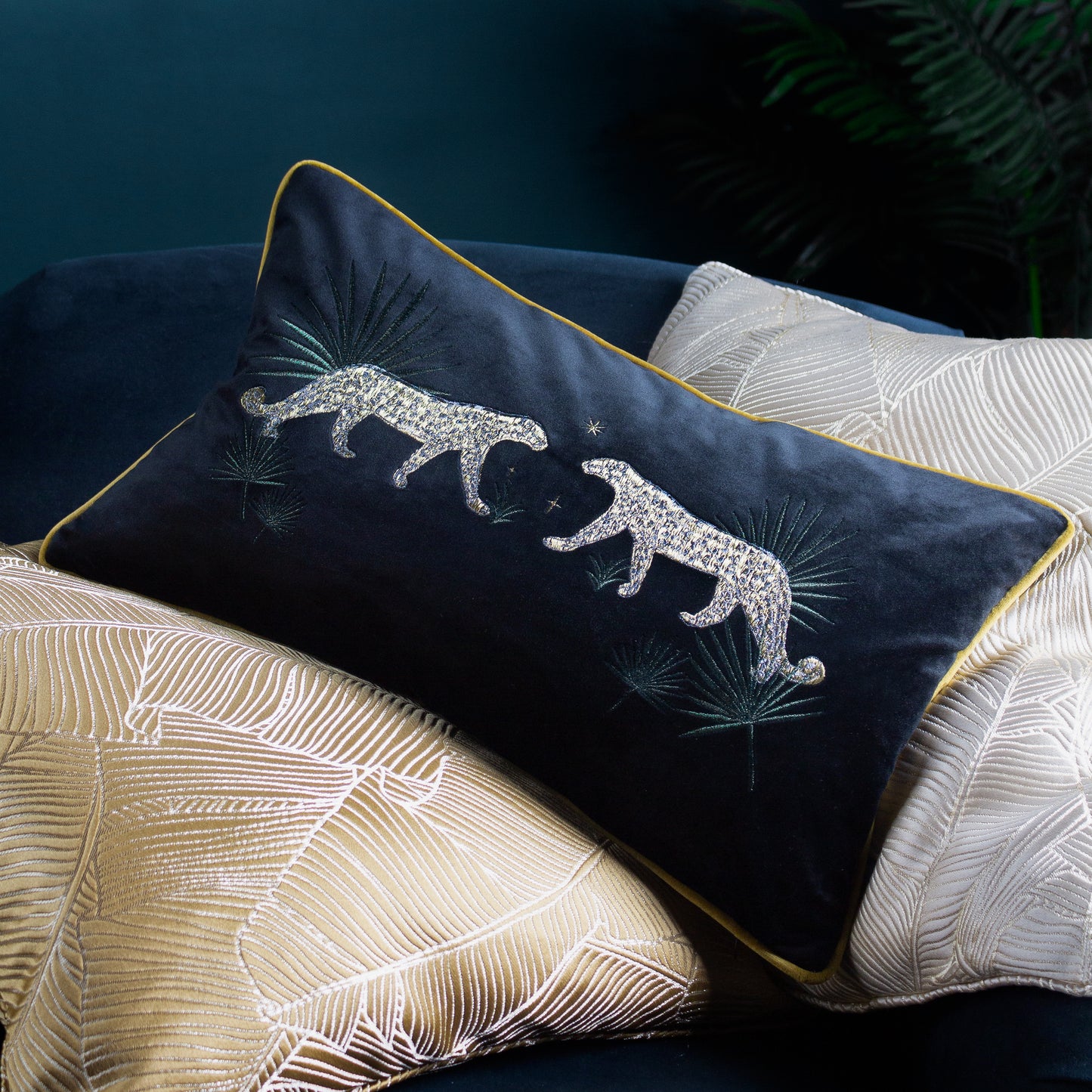 DUSK LEOPARD 30X50 CUSHION CASE BLACK