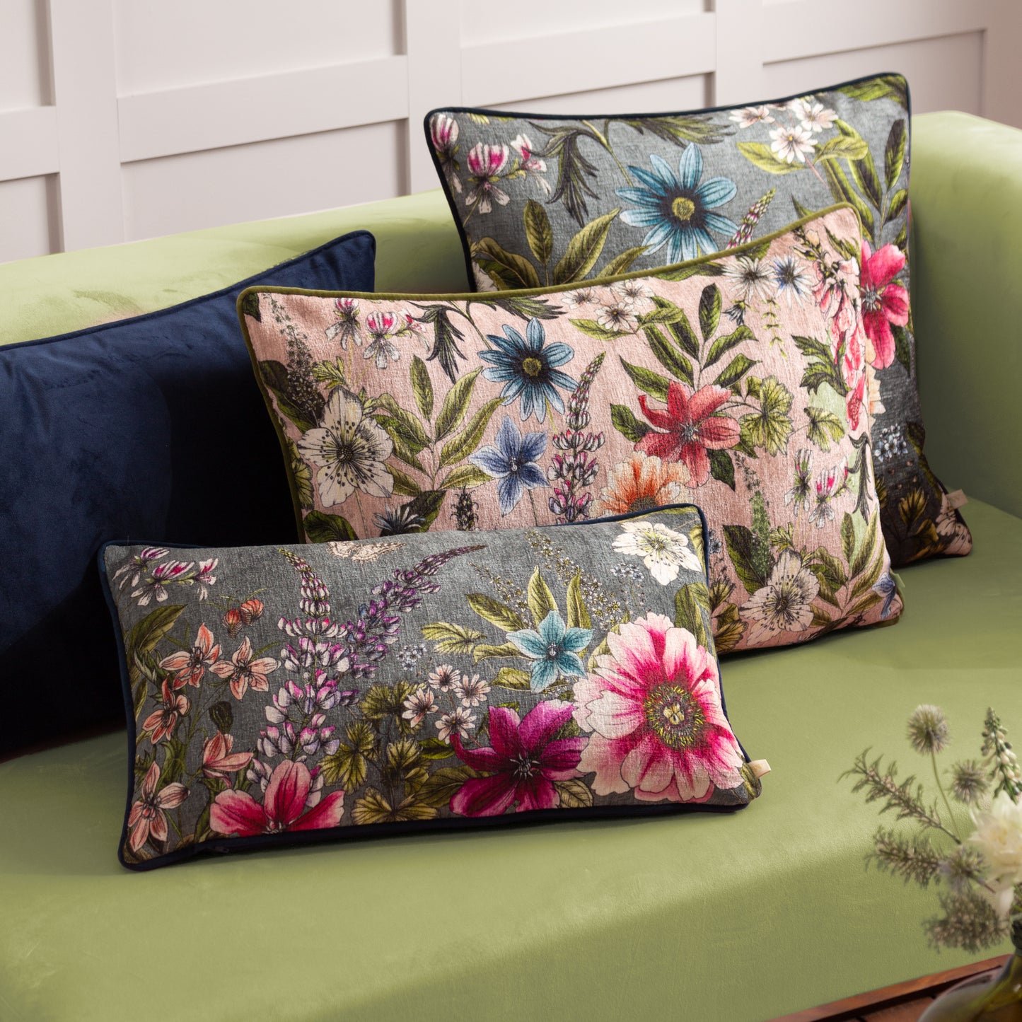 HIDCOTE MANOR EVELYN 30X50 CUSHION CASE PETROL