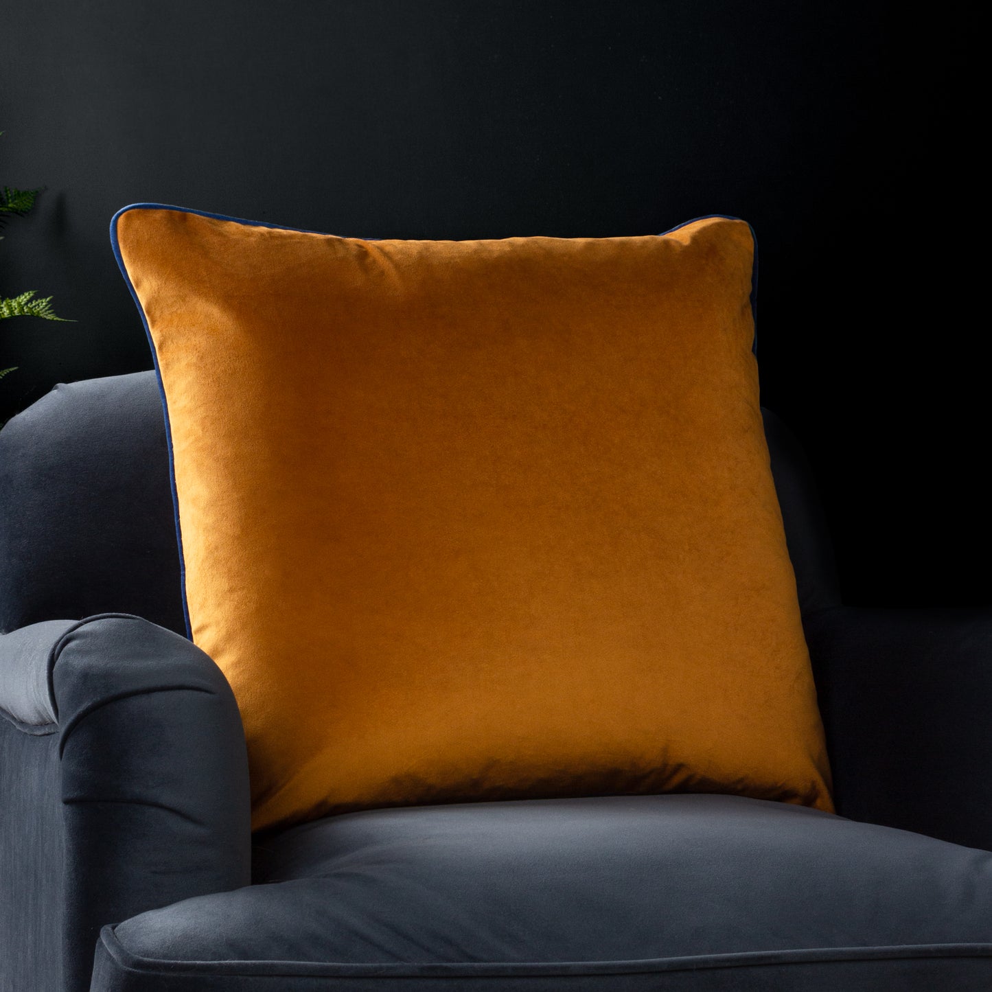 MERIDIAN 55X55 CUSHION CASE GINGER/NAVY