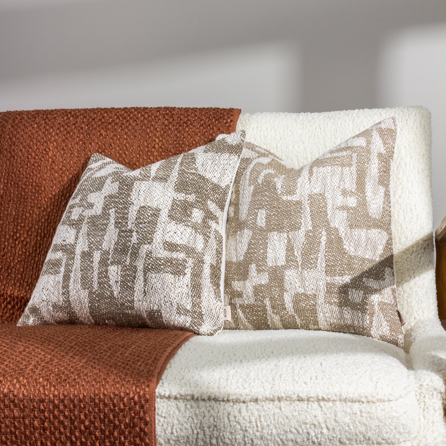 OLA 45X45 CUSHION CASE TAUPE
