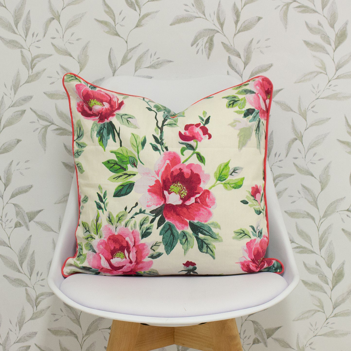 PEONY 45X45 C/CASE FUCHSIA