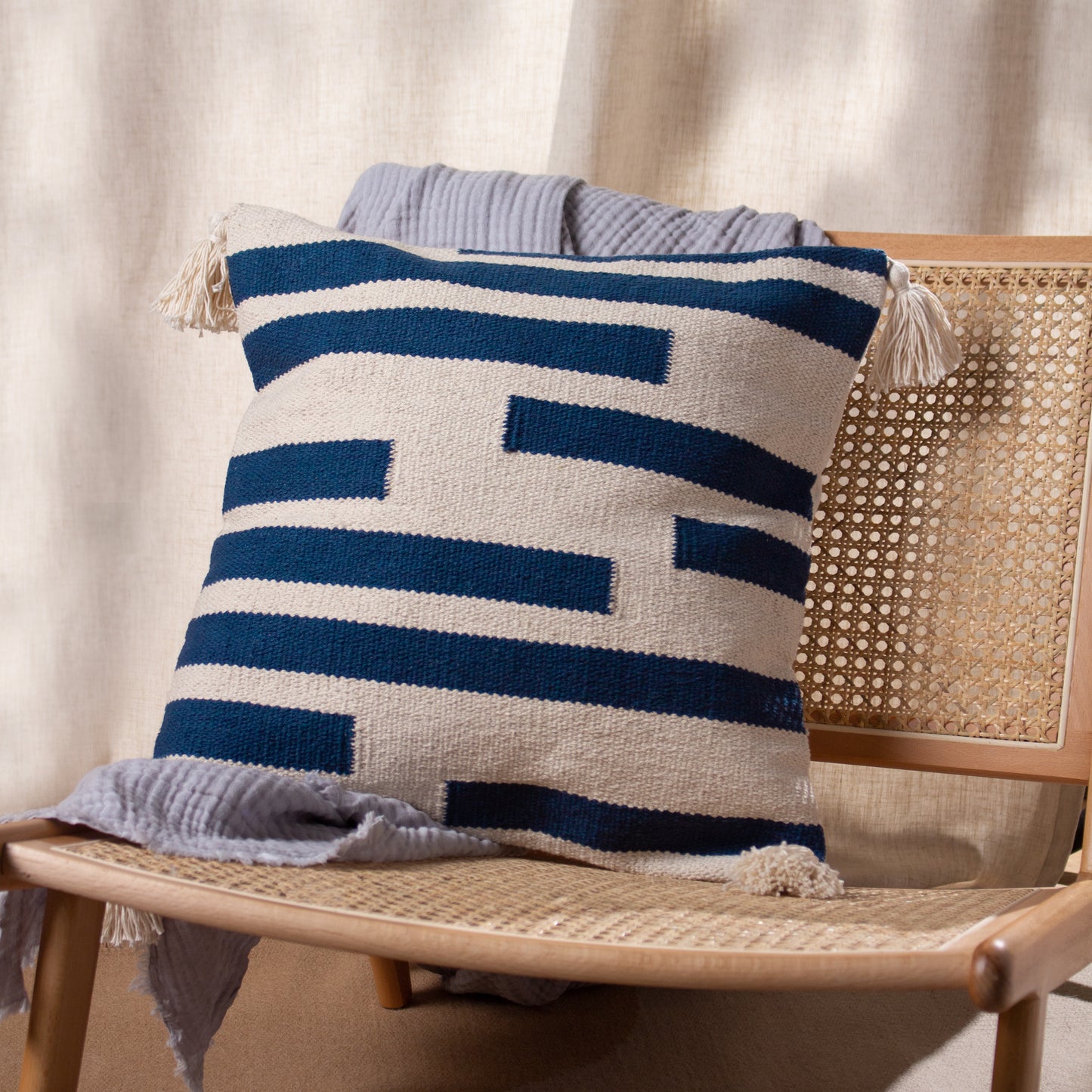 ALAYA 50X50 CUSHION CASE NAVY