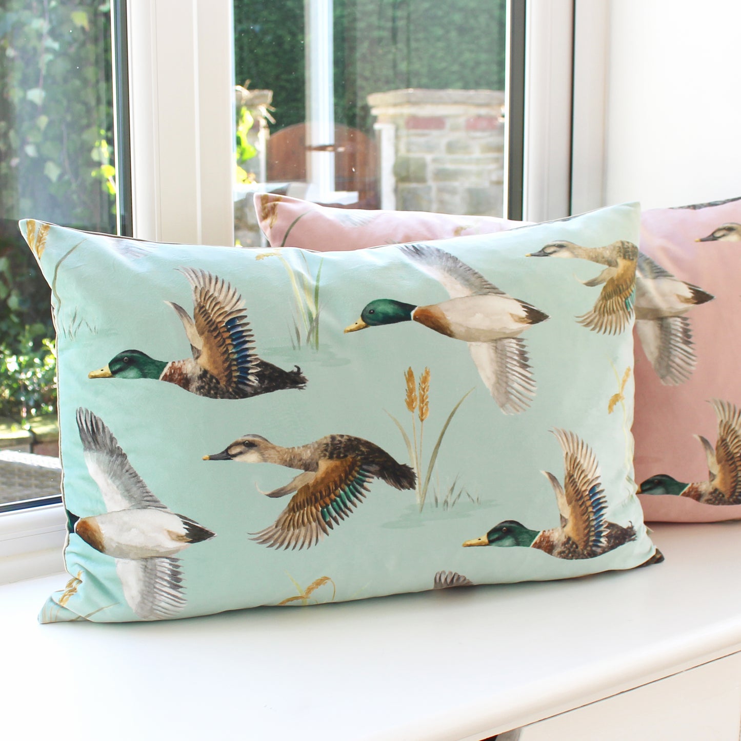 COUNTRY DUCK POND 40X60 CUSHION CASE MINT