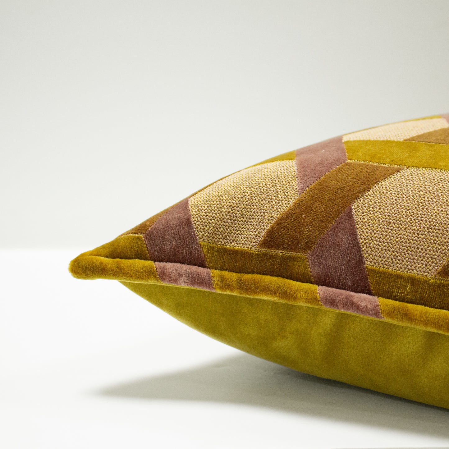 DELANO 40X60 C/CASE OCHRE/BLUSH
