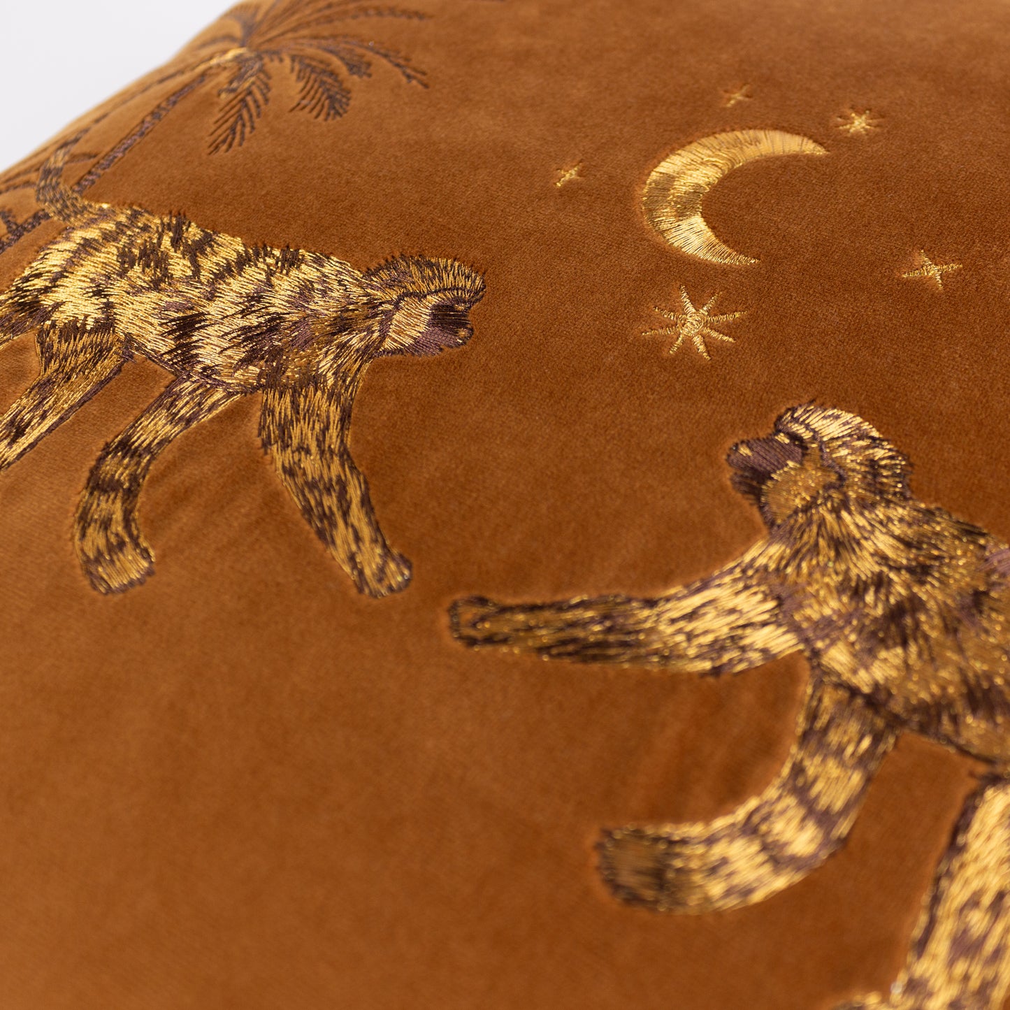 DUSK MONKEY 50X50 CUSHION CASE RUST