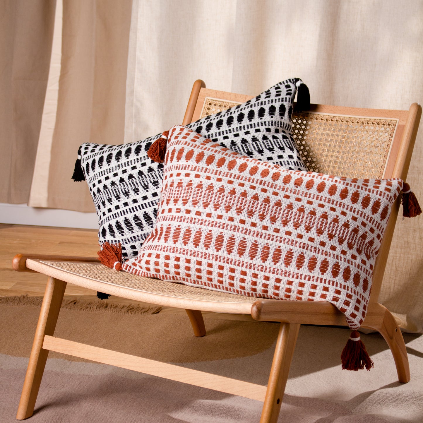 GANADO 40X60 CUSHION CASE BLACK