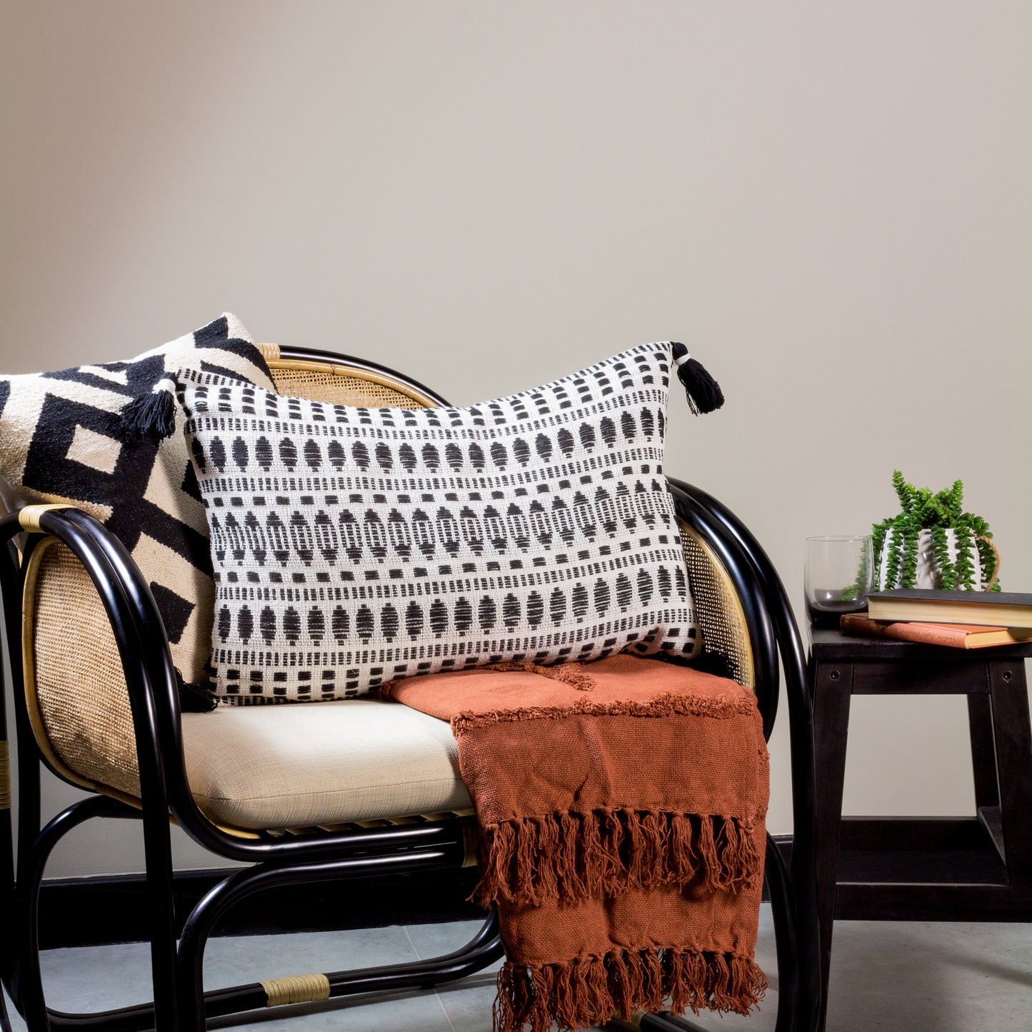 GANADO 40X60 CUSHION CASE BLACK