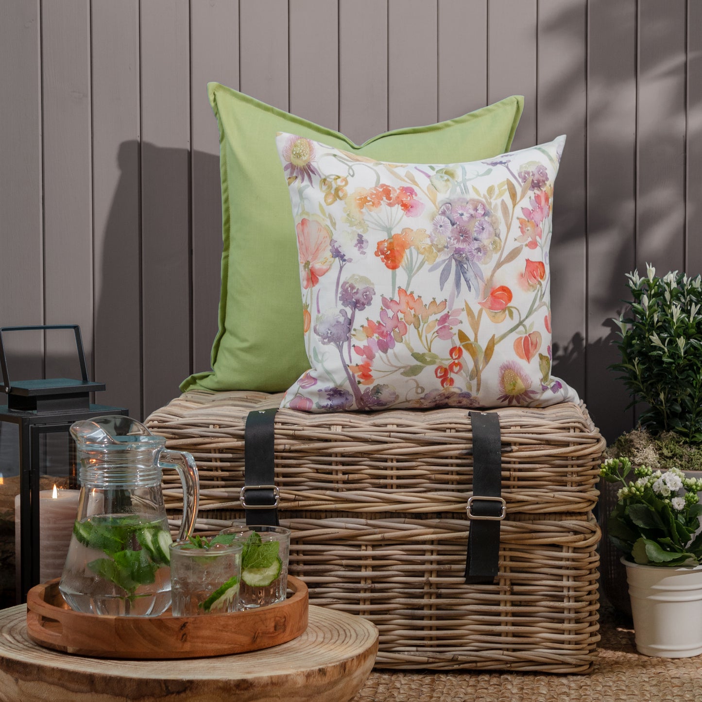 GREGOR STAG 43X43 OUTDOOR CUSHION CASE MULTI