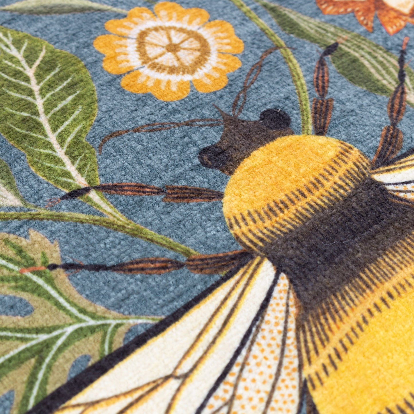 HAWTHORN BEE 43X43 CUSHION CASE PETROL