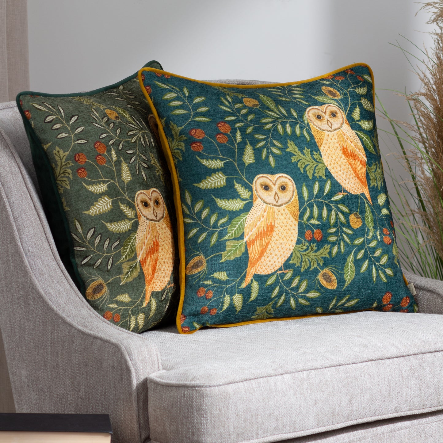 HAWTHORN OWLS 43X43 CUSHION CASE BOTTLE