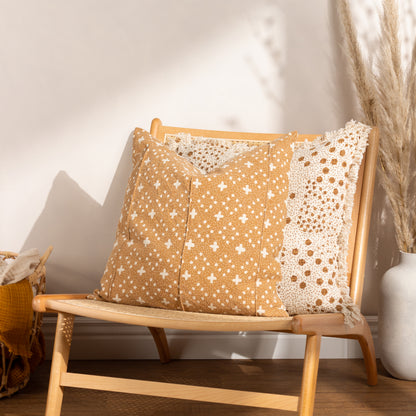 HELM 50X50 CUSHION CASE YOLK