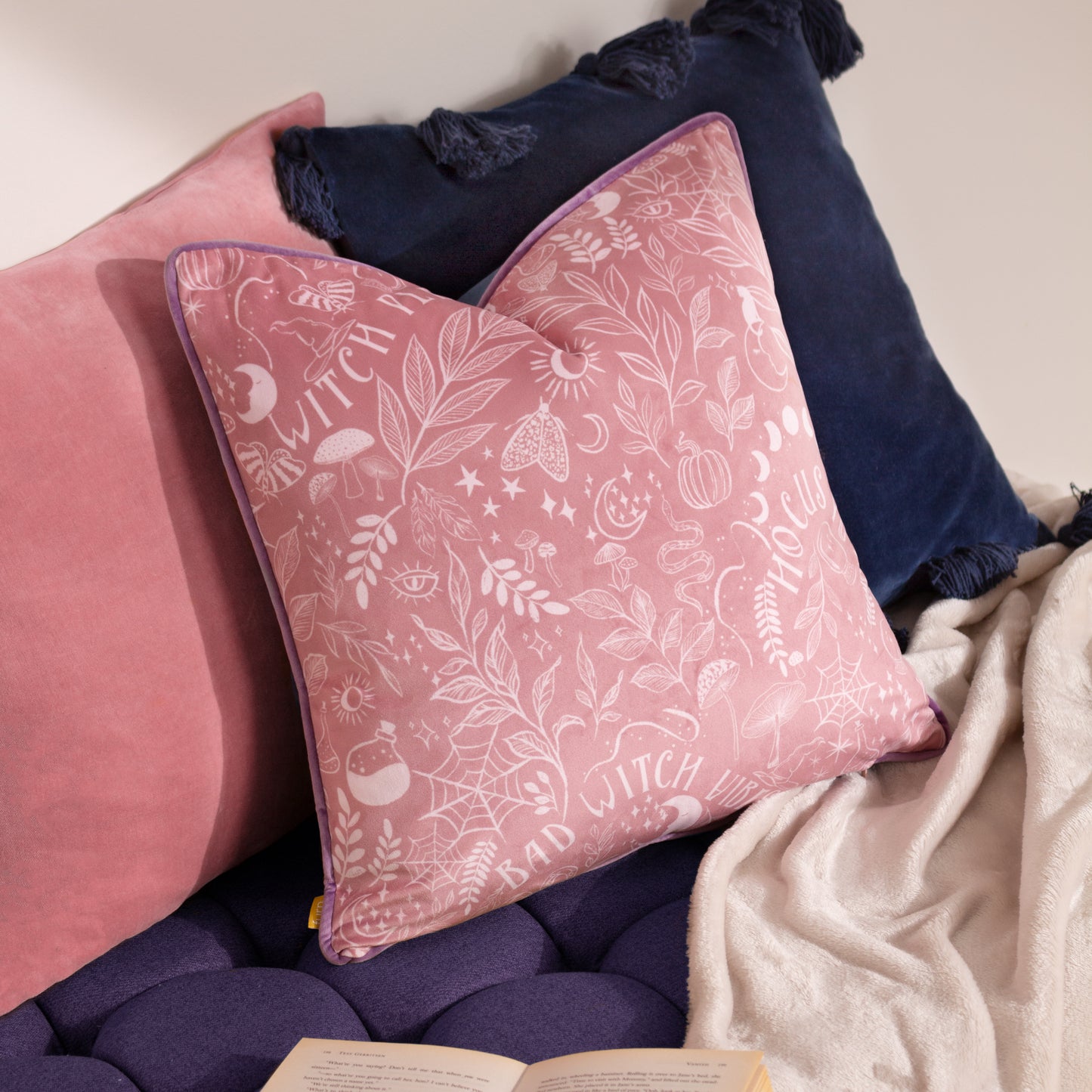 HOCUS POCUS 43X43 CUSHION CASE NAVY