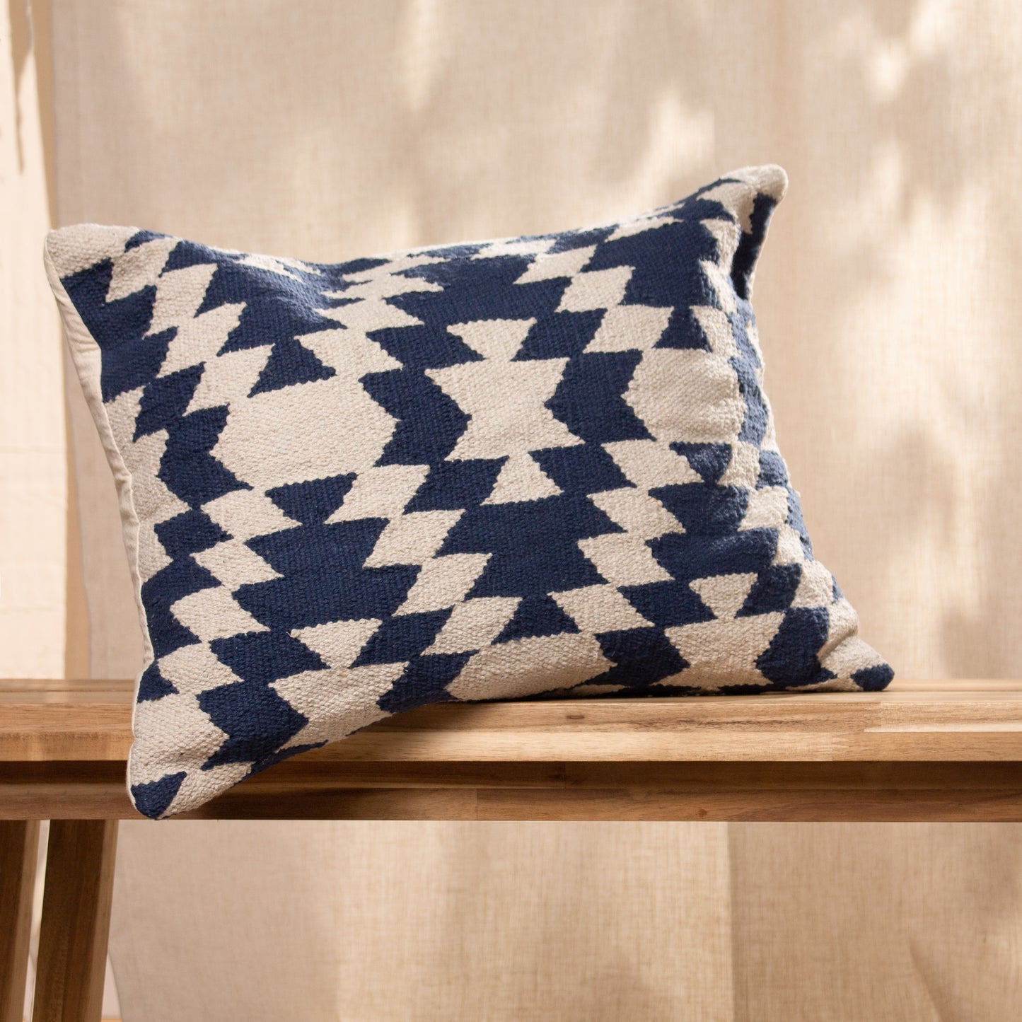 JURA 40X60 CUSHION CASE NAVY