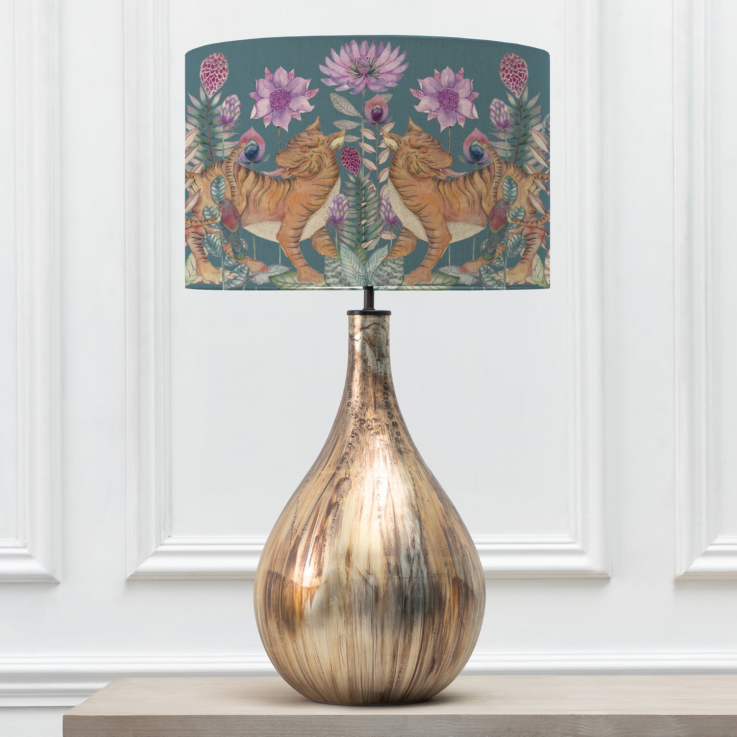 ALLEGRA TABLE LAMPBASE GLASS/BAGHDEV EVA 46CM LAMPSHADE IRIS