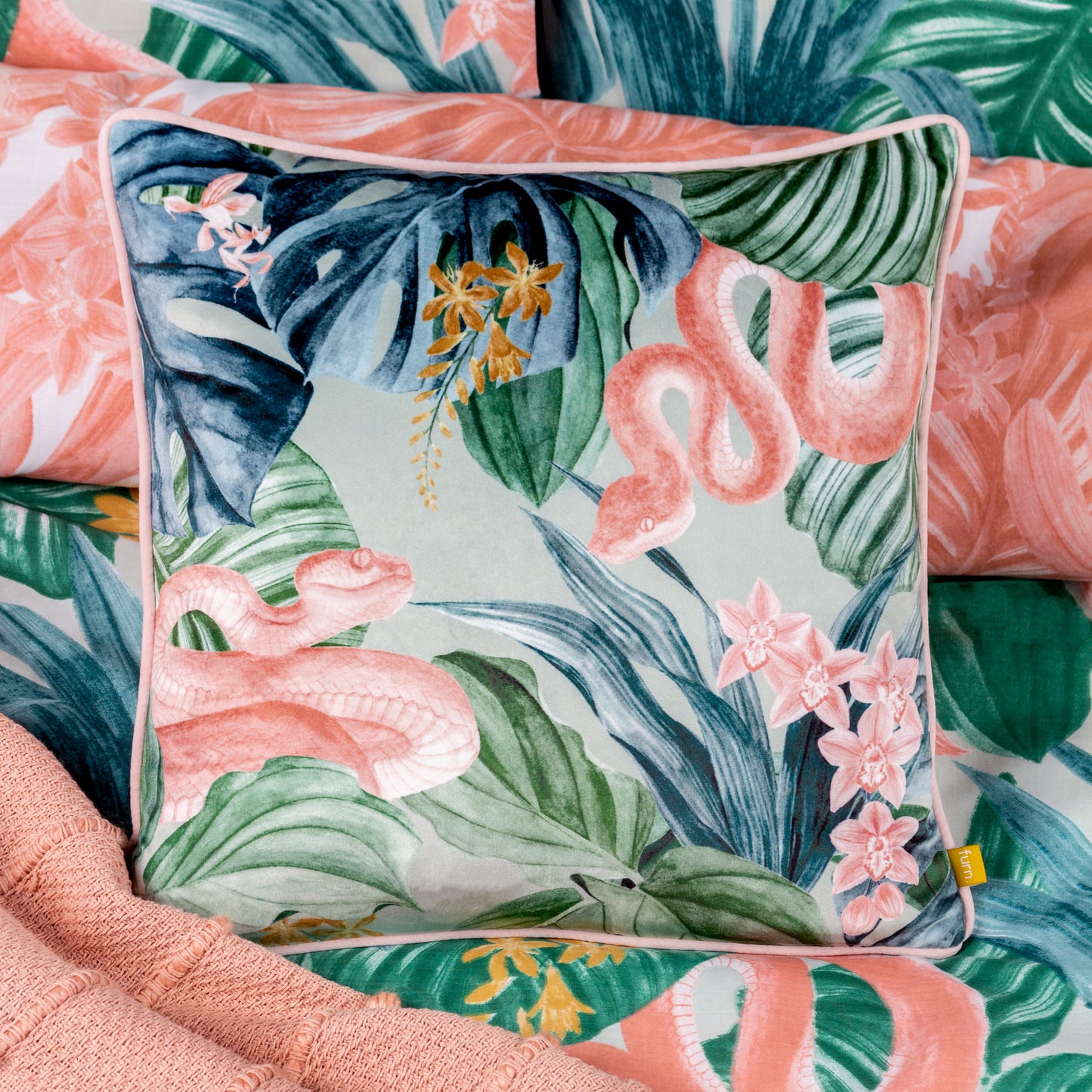 MEDINILLA 43X43 CUSHION CASE SAGE/BLUSH