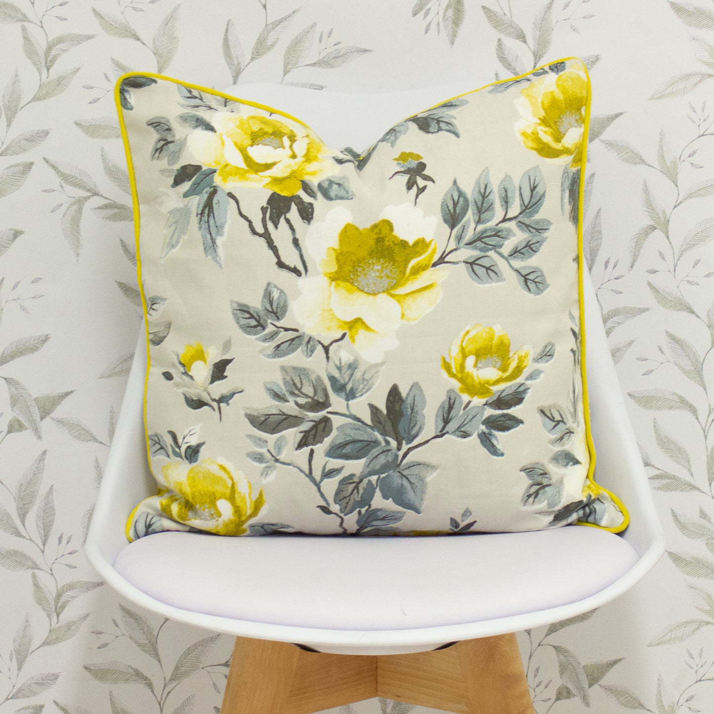 PEONY 45X45 C/CASE OCHRE
