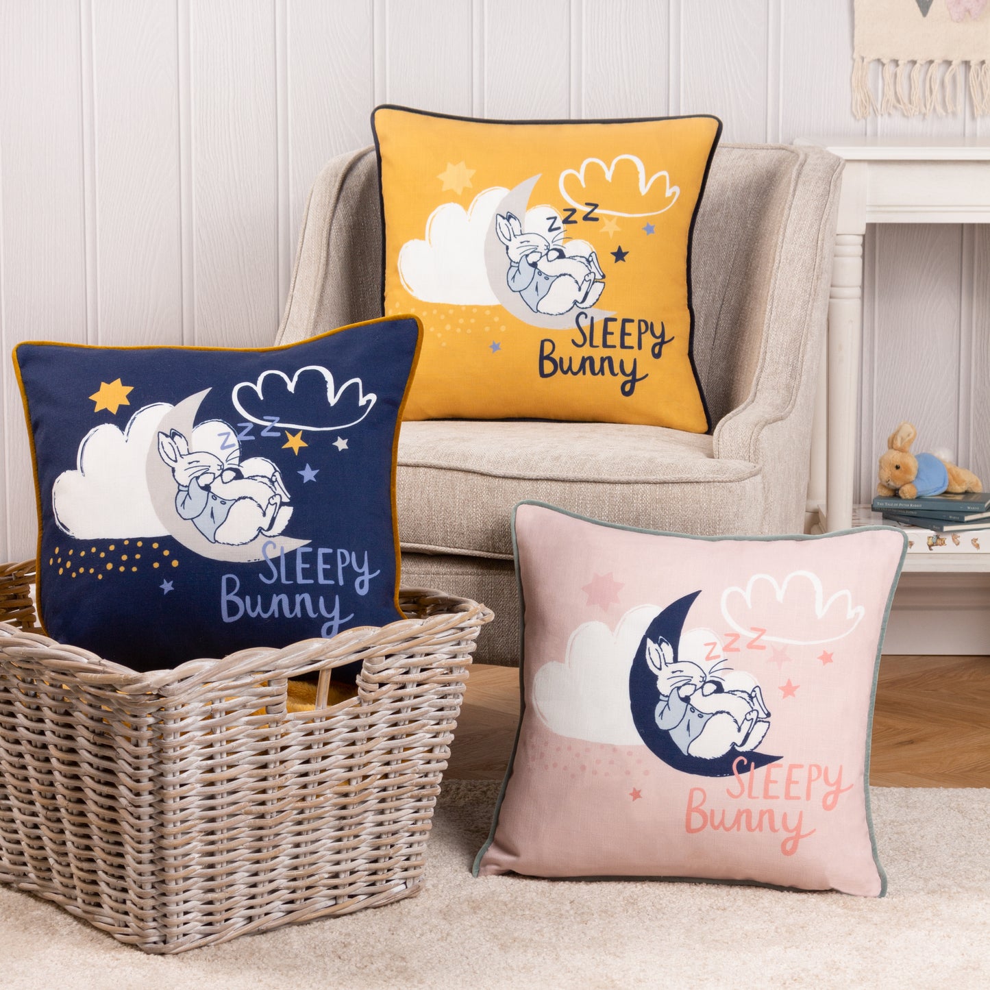 PETER RABBIT SLEEPY HEAD 43X43 CUSHION CASE PINK