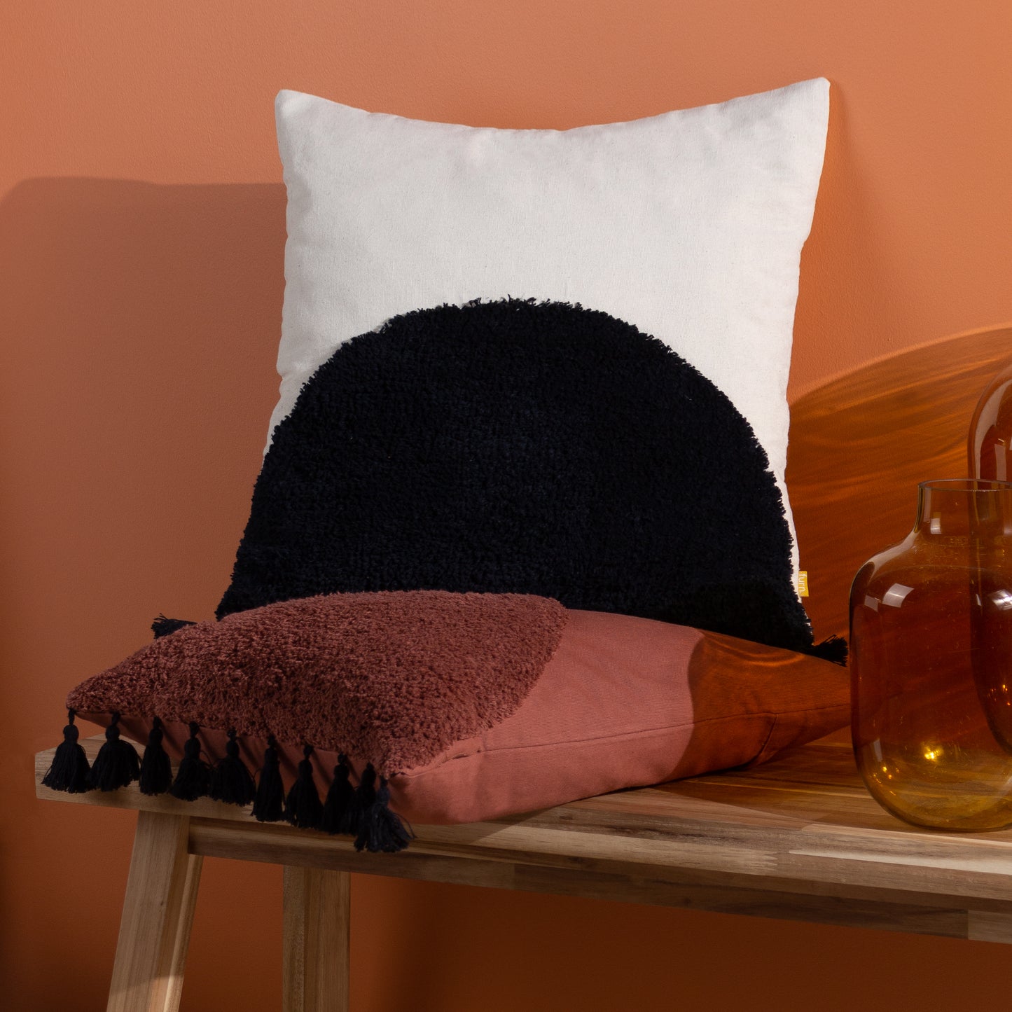 RADIAN 45X45 CUSHION CASE NATURAL/BLACK