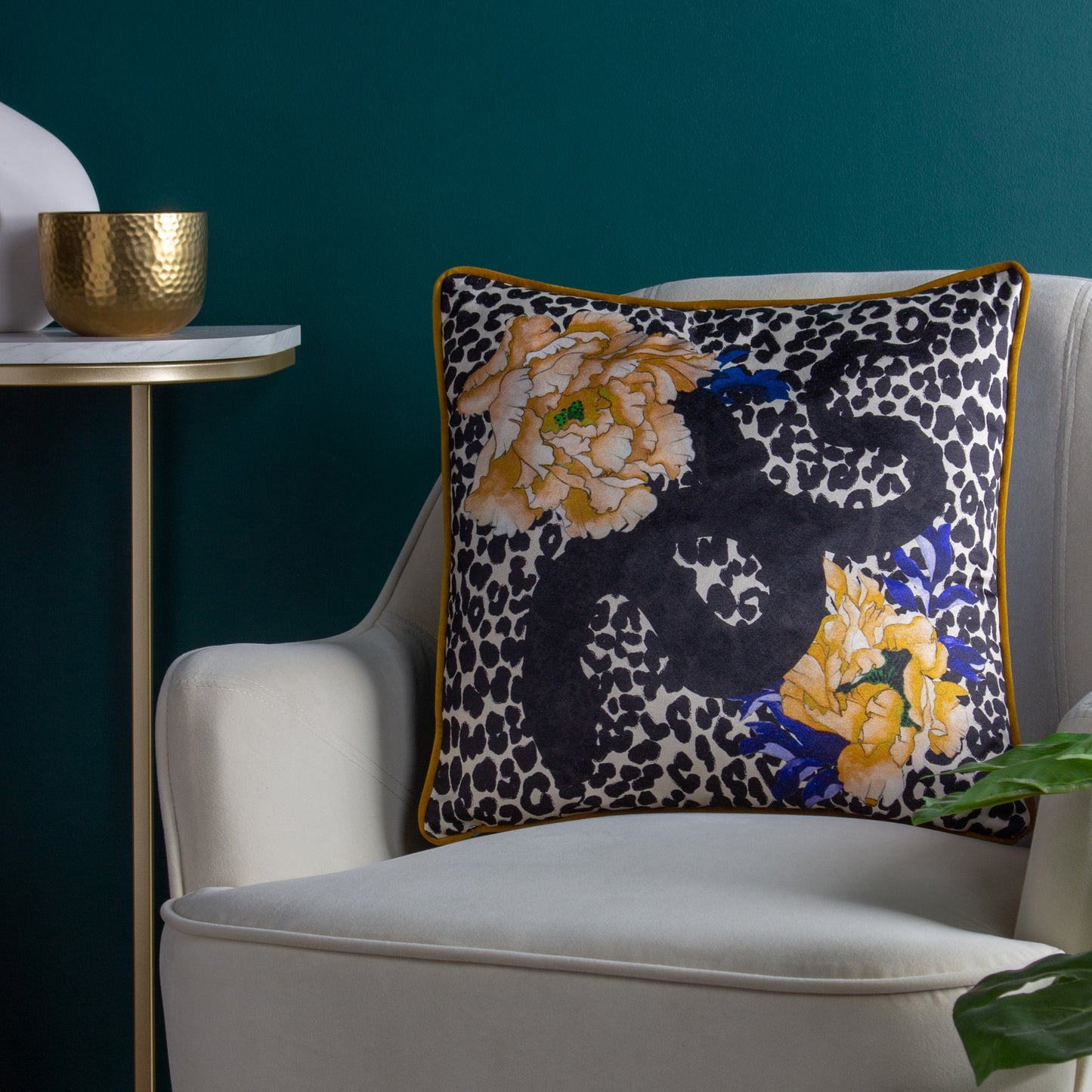 SERPENTINE 43X43 CUSHION CASE OCHRE/BLUE