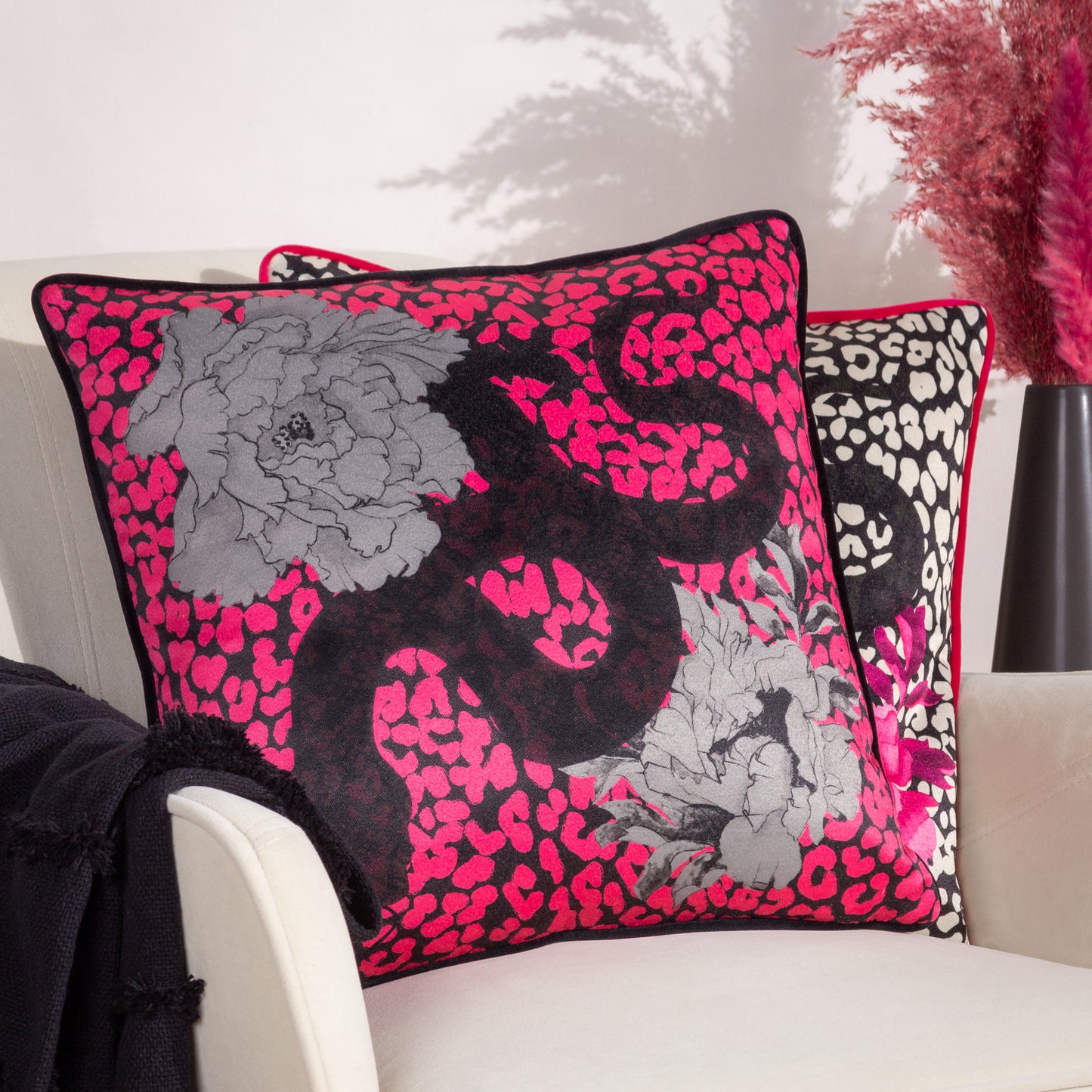 SERPENTINE 43X43 CUSHION CASE PINK/CHARCOAL