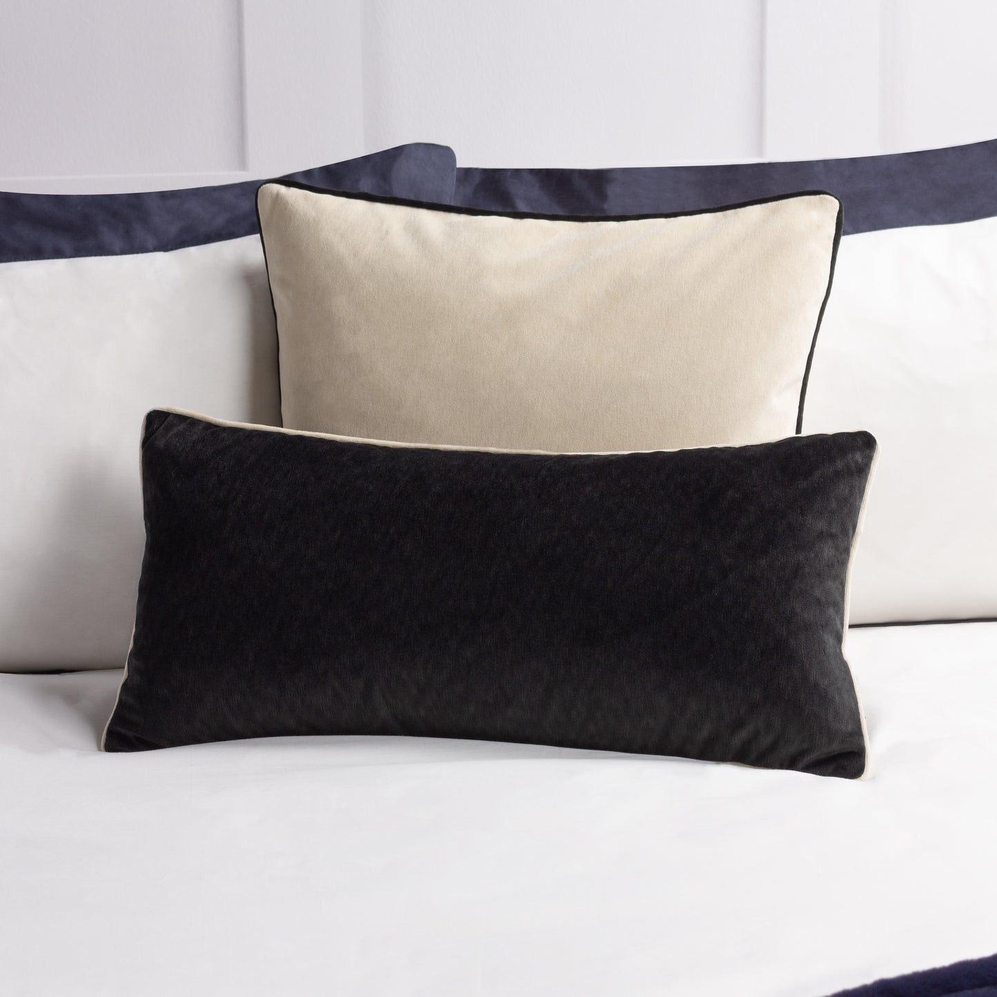 TORTO 30X60 CUSHION CASE BLACK/IVORY