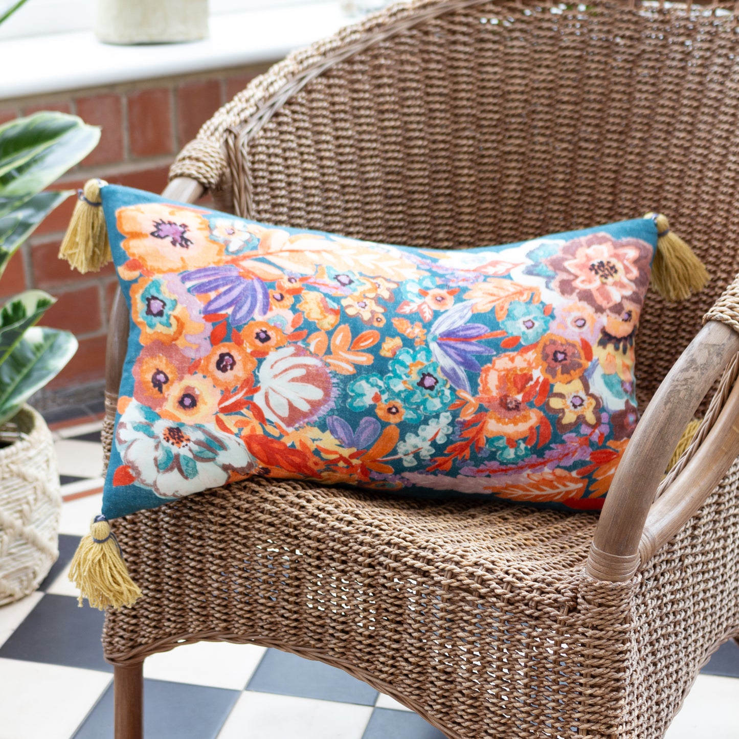 TRALOA 30X50 CUSHION CASE MULTI/GOLD