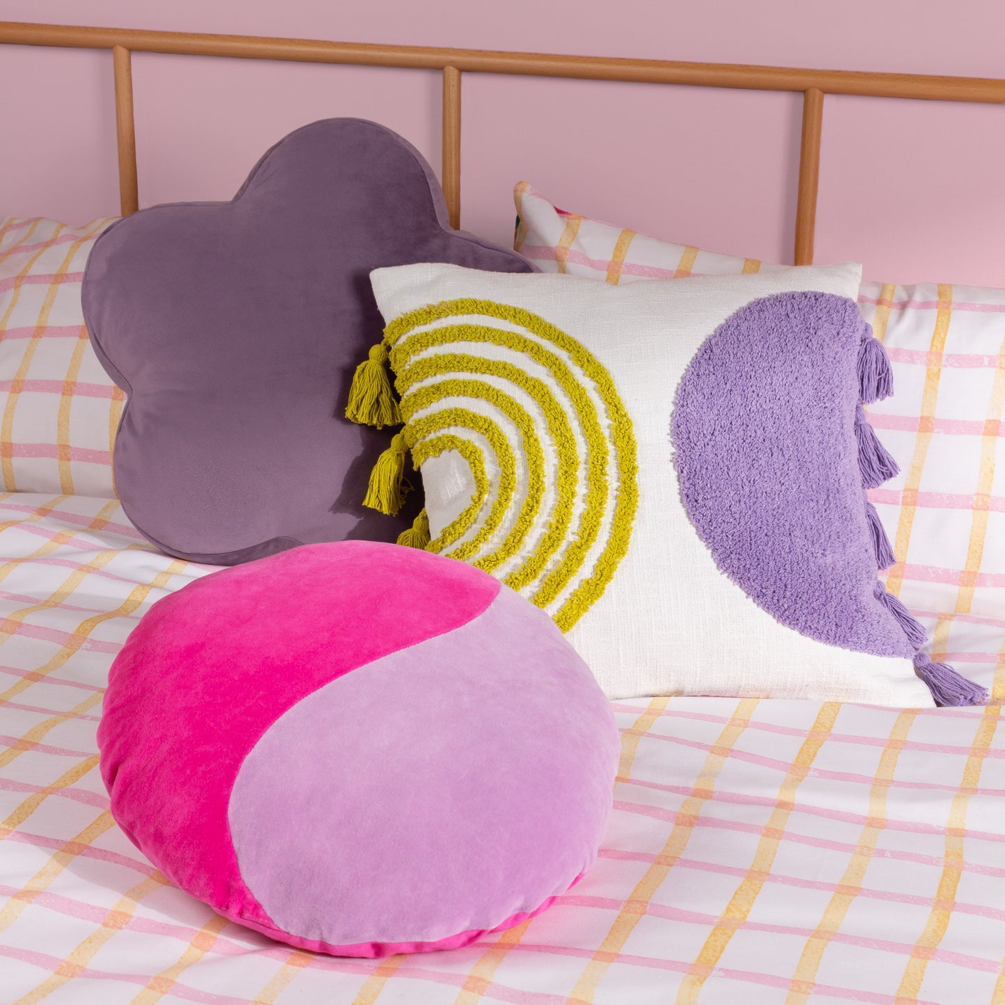 UNITY 40CM ROUND READY FILLED CUSHION LILAC/PINK