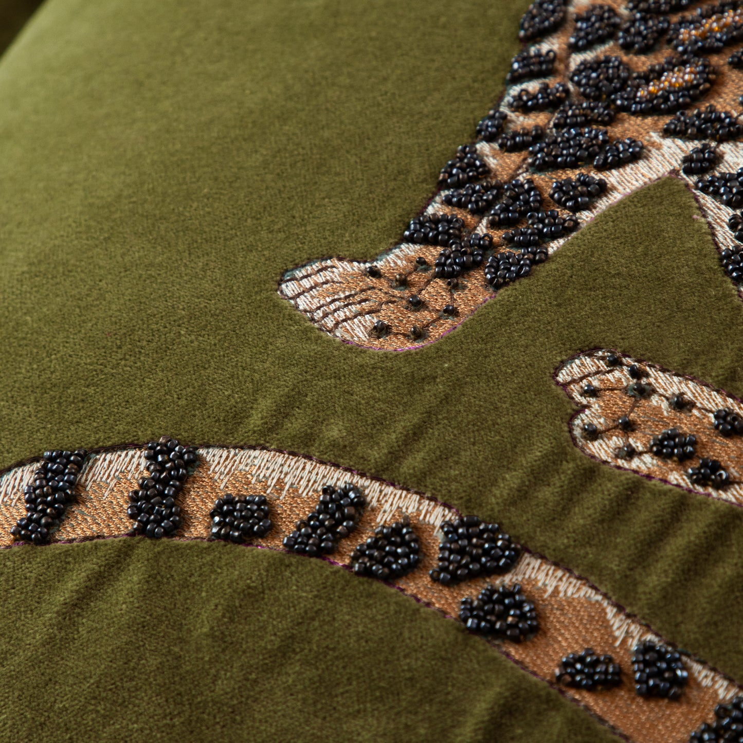 WAGHOBA 55x55 CUSHION CASE OLIVE